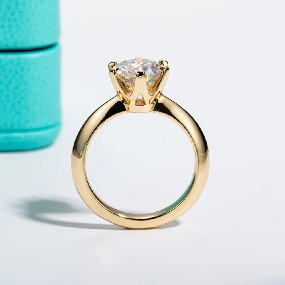Certified 2 Ct 18K Moissanite Diamond Engagement Ring